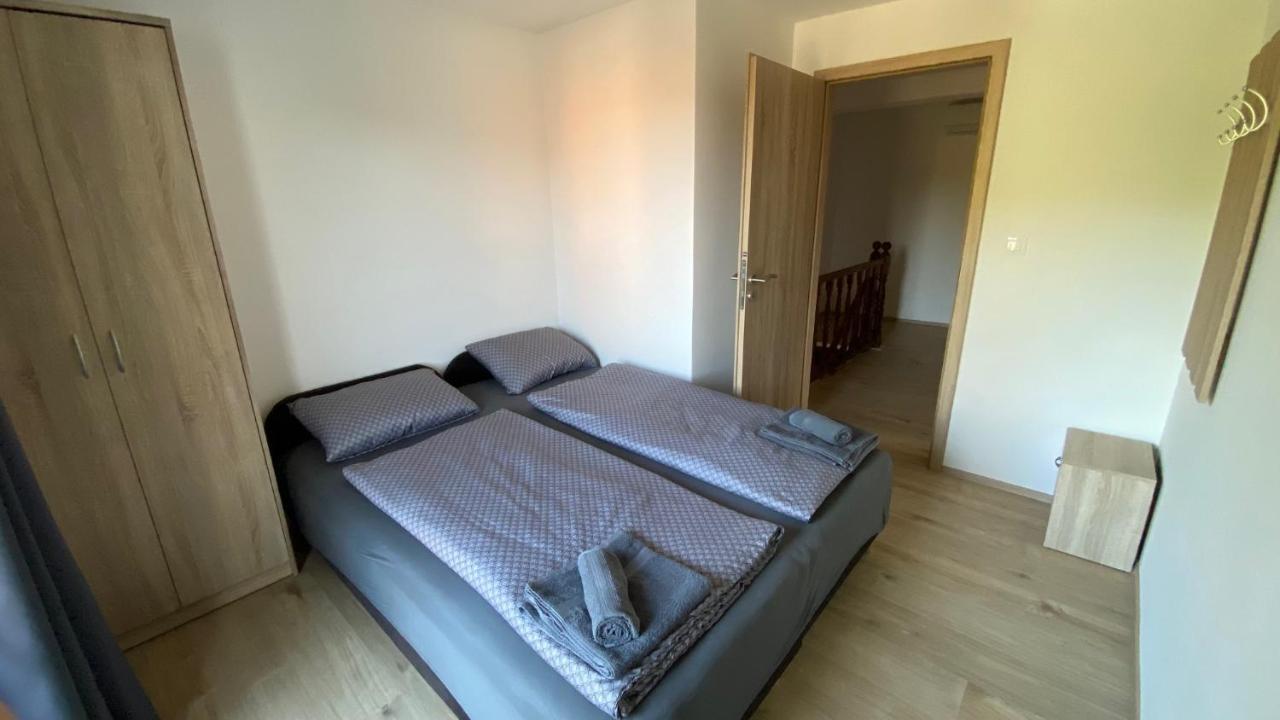 באניולה Villa Holiday מראה חיצוני תמונה