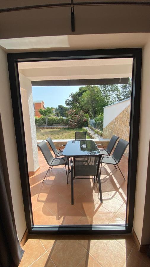 באניולה Villa Holiday מראה חיצוני תמונה